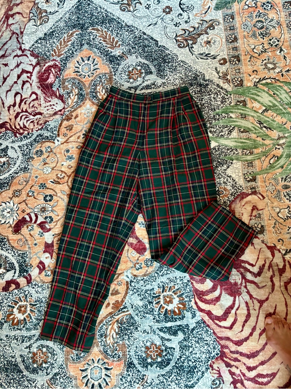 Vintage 80’s womens wool  Plaid Trousers - Green and Red Tartan